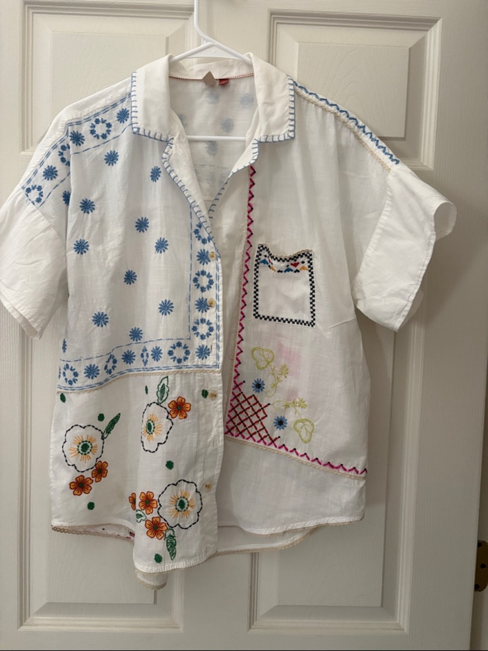 Pilcro White Short-Sleeve Button-Down Shirt with Multicolor Floral Embroidery